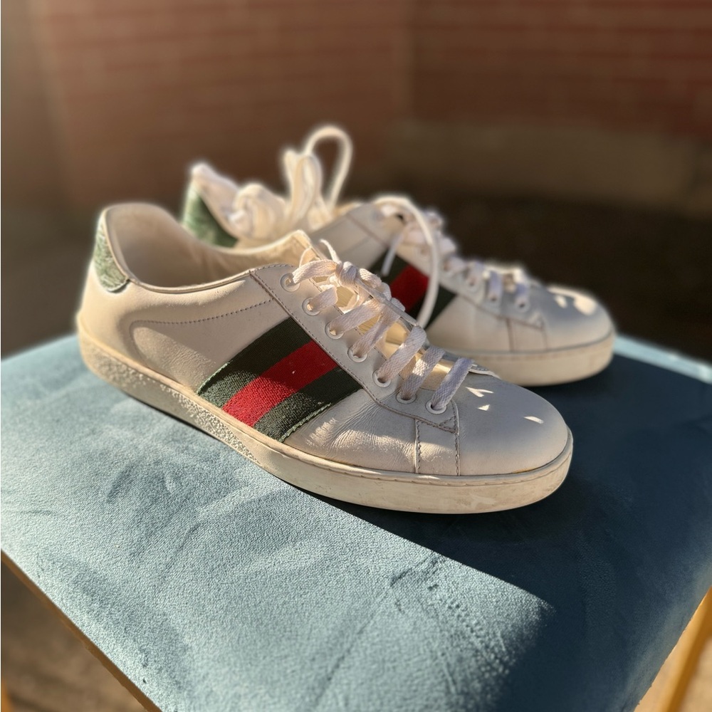 White authentic gucci sneakers. - Picture 6 of 8